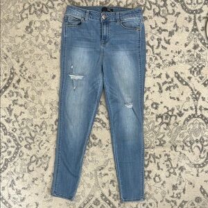 1822 Distressed Denim Skinny Jeans - Size 10!